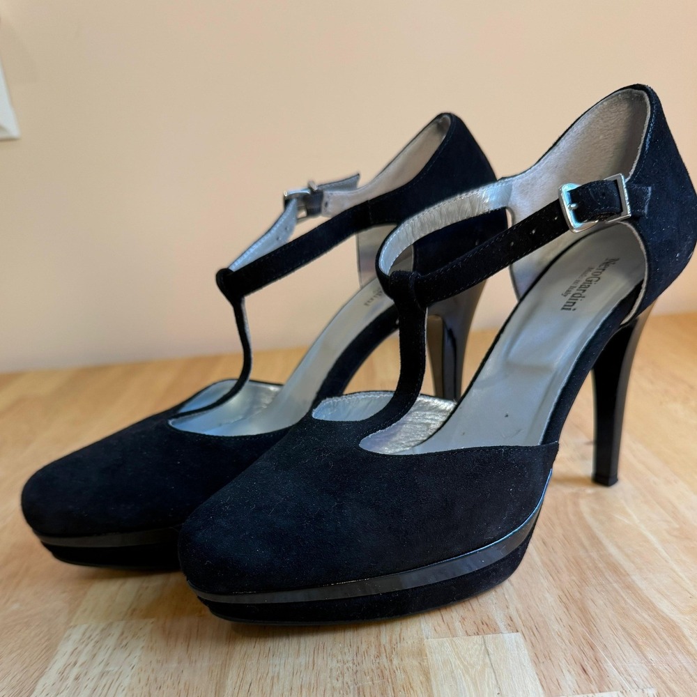 Designer Nero Giardini Black Suede T-Strap Platform Pumps Made in Italy Size 37